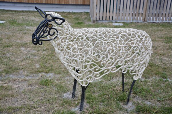 Mouton en fer forgé – Image 2